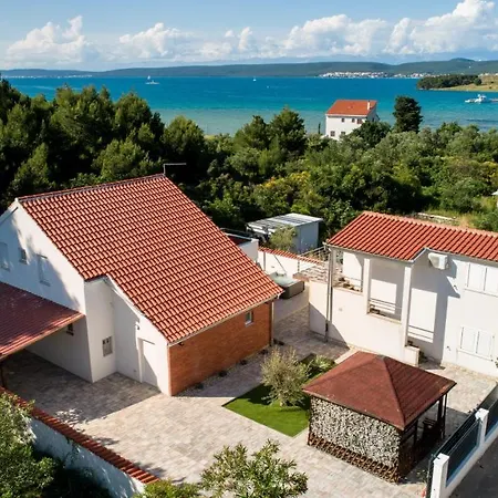 Kate Holiday home *